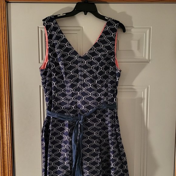 Dress - Picture 1 of 4